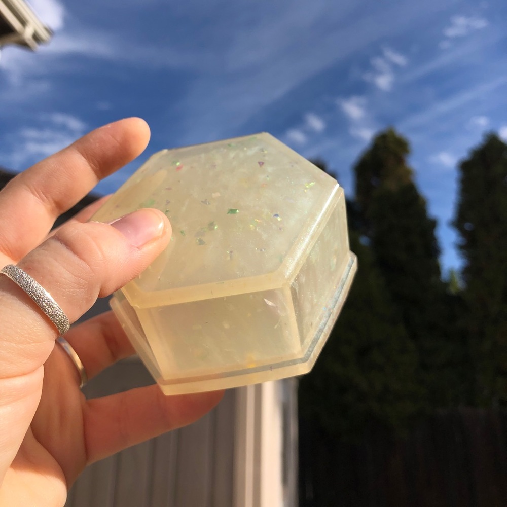 Resin box - Picture 3 of 4